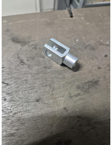 Liebherr - Nadwozie i zewnętrzne elementy: zdjęcie 1 Liebherr - Nadwozie i zewnętrzne elementy: zdjęcie 1