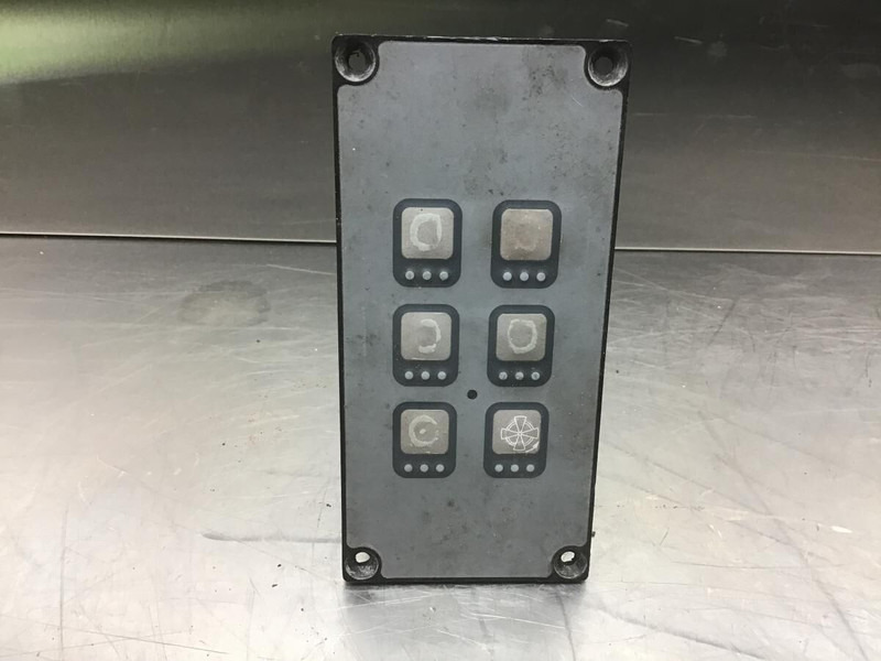 Liebherr Keyboard - Deska rozdzielcza: zdjęcie 1 Liebherr Keyboard - Deska rozdzielcza: zdjęcie 1