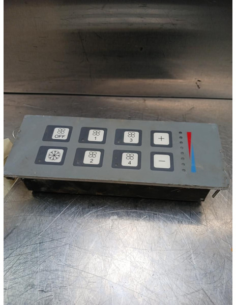 Liebherr Keyboard - Deska rozdzielcza: zdjęcie 2 Liebherr Keyboard - Deska rozdzielcza: zdjęcie 2