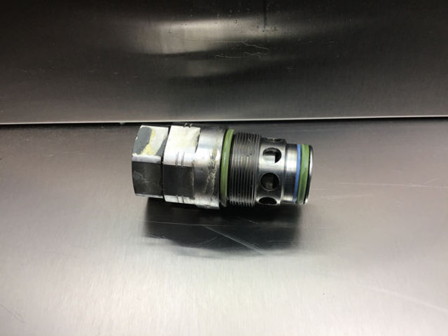 Liebherr Non-return Valve - Silnik i części: zdjęcie 1 Liebherr Non-return Valve - Silnik i części: zdjęcie 1