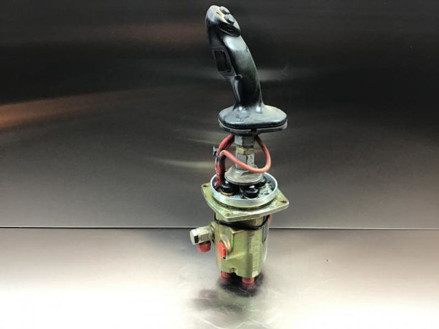 Liebherr Pilot Control Unit Compleet - Lewarek zmiany biegów: zdjęcie 3 Liebherr Pilot Control Unit Compleet - Lewarek zmiany biegów: zdjęcie 3