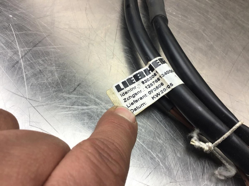 Liebherr R912 Li / R902 Li - Kabel/ Przewód: zdjęcie 2 Liebherr R912 Li / R902 Li - Kabel/ Przewód: zdjęcie 2