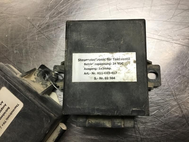 Liebherr R914B / R904 / A904 Li / A900C Li / A900B Li / A924B Li / A924 li / A914 Li / A934 Li / A934B Li / A944B Li / A914B Li / R924 B - Układ elektryczny: zdjęcie 3 Liebherr R914B / R904 / A904 Li / A900C Li / A900B Li / A924B Li / A924 li / A914 Li / A934 Li / A934B Li / A944B Li / A914B Li / R924 B - Układ elektryczny: zdjęcie 3