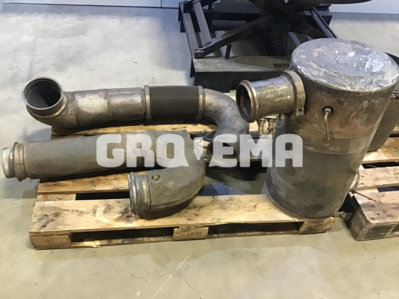 Liebherr R946 LC / R946 LC-V / R946 NLC - Układ wydechowy: zdjęcie 1 Liebherr R946 LC / R946 LC-V / R946 NLC - Układ wydechowy: zdjęcie 1