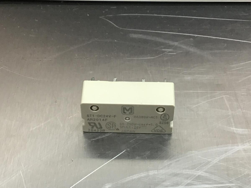 Liebherr Relay - Przekaźnik: zdjęcie 2 Liebherr Relay - Przekaźnik: zdjęcie 2