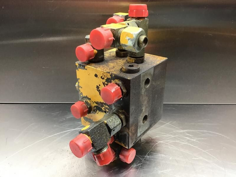 Liebherr Valve Distribution Block - Hydraulika: zdjęcie 3 Liebherr Valve Distribution Block - Hydraulika: zdjęcie 3