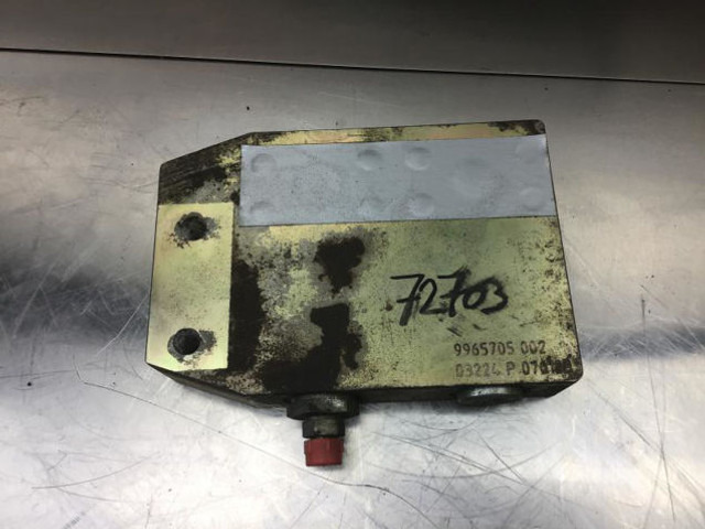 Hydraulika Liebherr Valve Distribution Block: zdjęcie 1