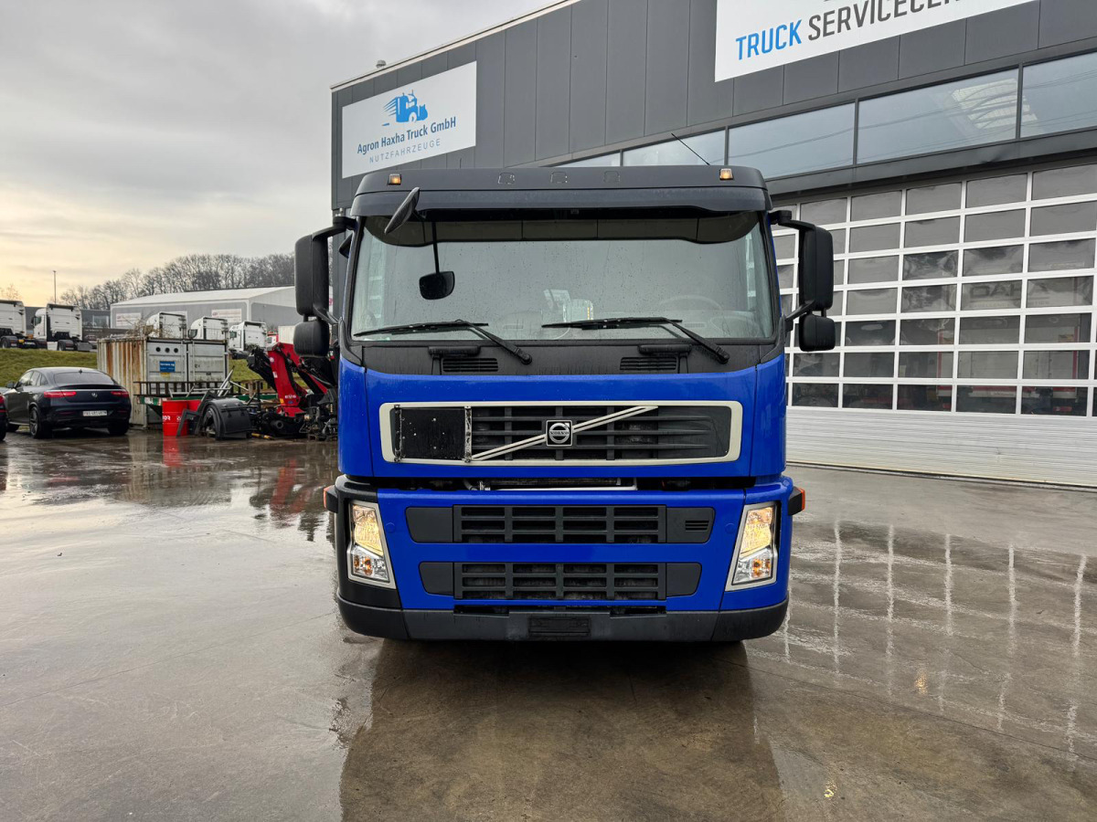 VOLVO FM-440 4x2 Tankwagen 13'500L - Samochód ciężarowy cysterna: zdjęcie 2 VOLVO FM-440 4x2 Tankwagen 13'500L - Samochód ciężarowy cysterna: zdjęcie 2