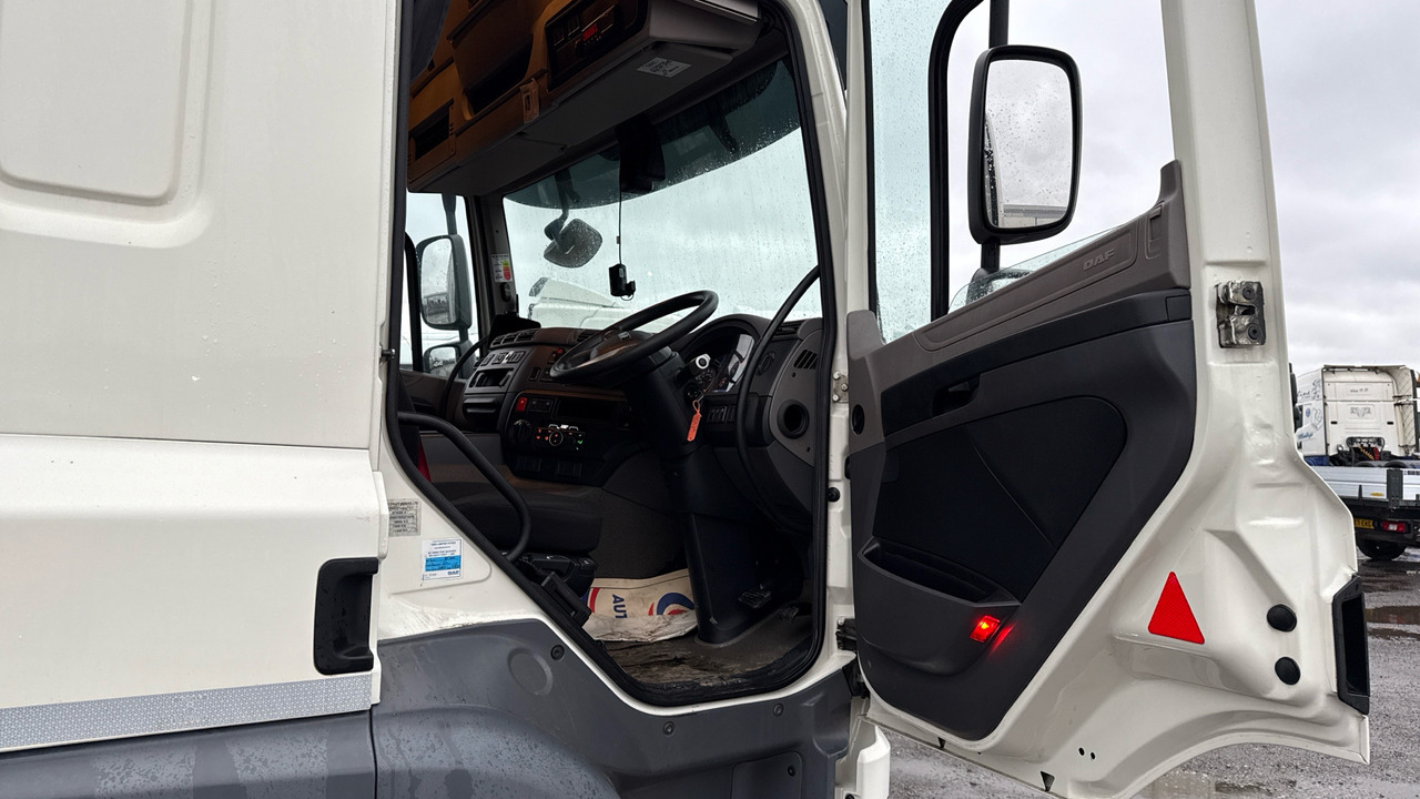 DAF CF 260 - Samochód ciężarowy plandeka: zdjęcie 5 DAF CF 260 - Samochód ciężarowy plandeka: zdjęcie 5