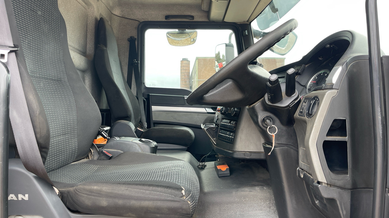 MAN TGM 26.340 - Samochód ciężarowy skrzyniowy/ Platforma, Samochod ciężarowy z HDS: zdjęcie 5 MAN TGM 26.340 - Samochód ciężarowy skrzyniowy/ Platforma, Samochod ciężarowy z HDS: zdjęcie 5