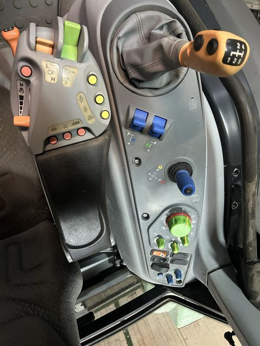 Ciagnik Deutz-Fahr TUR Agrofarm 4.30 TUZ deutz WOM X710 Fendt - Ciągnik rolniczy: zdjęcie 5 Ciagnik Deutz-Fahr TUR Agrofarm 4.30 TUZ deutz WOM X710 Fendt - Ciągnik rolniczy: zdjęcie 5