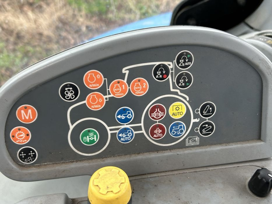 New Holland T7.210 Autcommand Tuz T7.200 Michelin 2720mth - Ciągnik rolniczy: zdjęcie 4 New Holland T7.210 Autcommand Tuz T7.200 Michelin 2720mth - Ciągnik rolniczy: zdjęcie 4