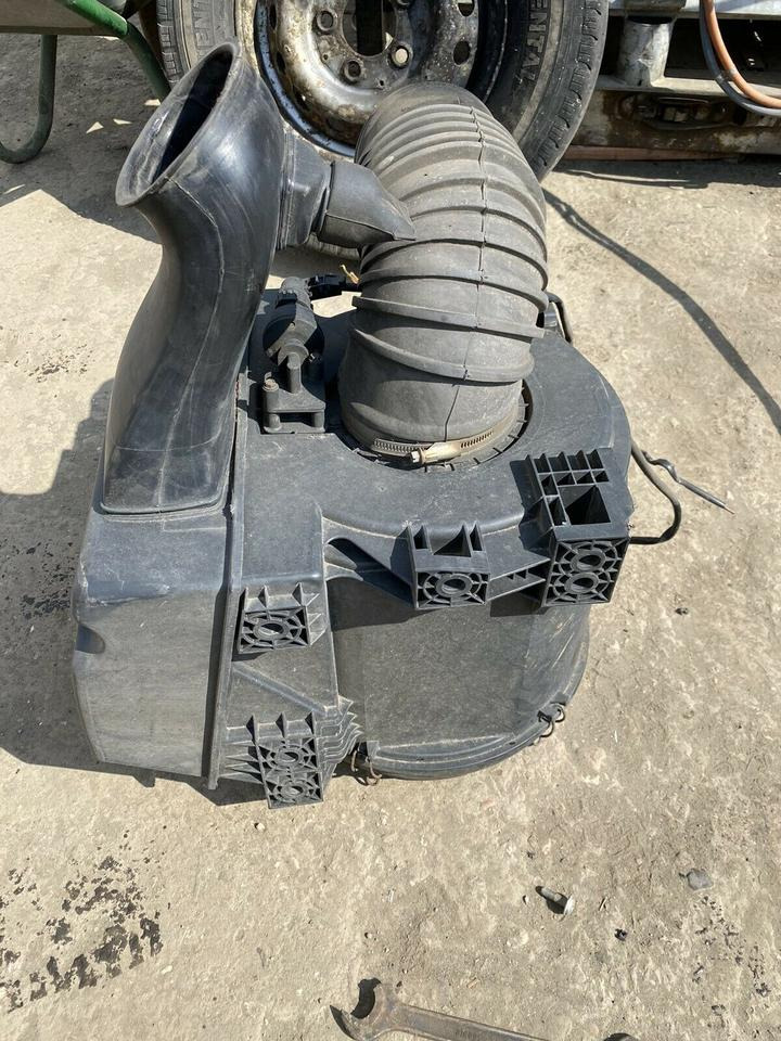Mercedes Atego Luftfilterkasten Luftfilter Gehäuse A 973 528 06 0 - Części zamienne: zdjęcie 2 Mercedes Atego Luftfilterkasten Luftfilter Gehäuse A 973 528 06 0 - Części zamienne: zdjęcie 2