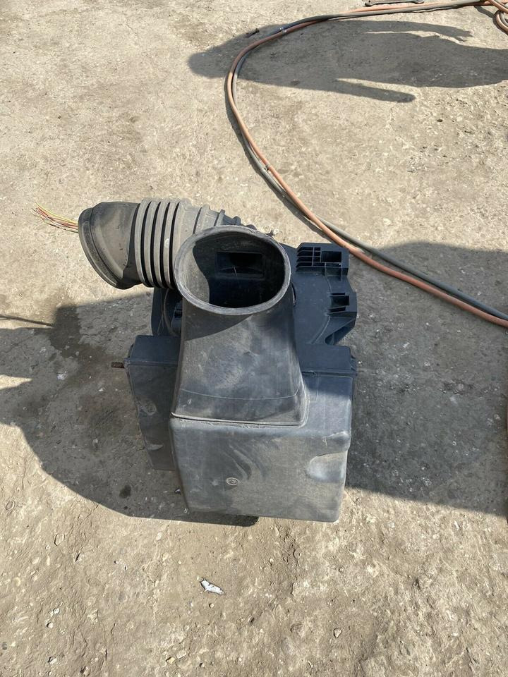 Mercedes Atego Luftfilterkasten Luftfilter Gehäuse A 973 528 06 0 - Części zamienne: zdjęcie 5 Mercedes Atego Luftfilterkasten Luftfilter Gehäuse A 973 528 06 0 - Części zamienne: zdjęcie 5