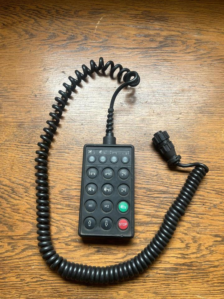 IVECO Bediengerät Fernbedienung Luftfederung WABCO 4460562540 - Zawieszenie pneumatyczne do Samochodów ciężarowych: zdjęcie 1 IVECO Bediengerät Fernbedienung Luftfederung WABCO 4460562540 - Zawieszenie pneumatyczne do Samochodów ciężarowych: zdjęcie 1