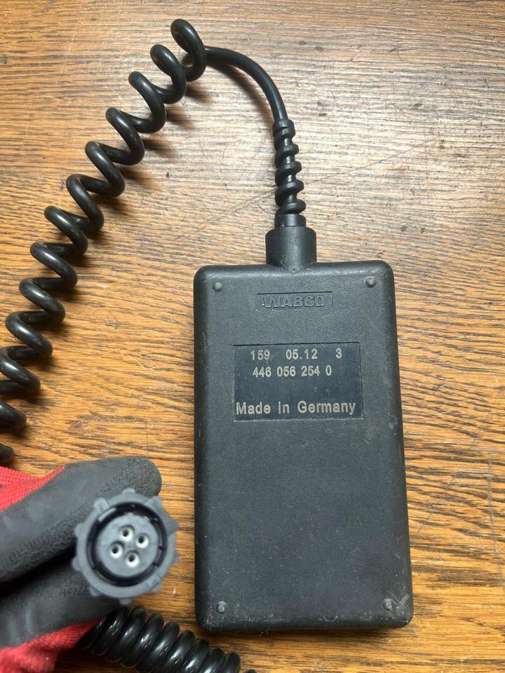 IVECO Bediengerät Fernbedienung Luftfederung WABCO 4460562540 - Zawieszenie pneumatyczne do Samochodów ciężarowych: zdjęcie 2 IVECO Bediengerät Fernbedienung Luftfederung WABCO 4460562540 - Zawieszenie pneumatyczne do Samochodów ciężarowych: zdjęcie 2