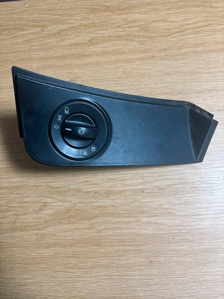 Mercedes-Benz Atego Lichtschalter A0015453404 - Kabina i wnętrze do Samochodów ciężarowych: zdjęcie 1 Mercedes-Benz Atego Lichtschalter A0015453404 - Kabina i wnętrze do Samochodów ciężarowych: zdjęcie 1