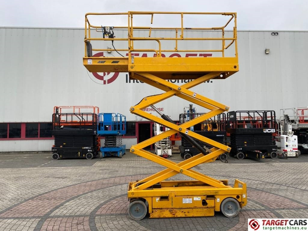 Haulotte Compact 8 Electric Scissor Work Lift 818cm - Podnośnik nożycowy: zdjęcie 5 Haulotte Compact 8 Electric Scissor Work Lift 818cm - Podnośnik nożycowy: zdjęcie 5