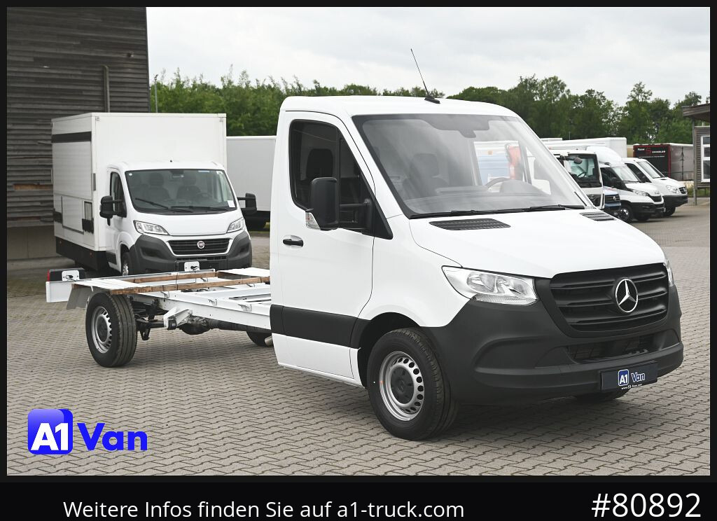 MERCEDES-BENZ Sprinter 317 CDI Fahrgestell, NEU, Klima, Tempomat, 3-Sitzer - Samochód ciężarowe pod zabudowę: zdjęcie 1 MERCEDES-BENZ Sprinter 317 CDI Fahrgestell, NEU, Klima, Tempomat, 3-Sitzer - Samochód ciężarowe pod zabudowę: zdjęcie 1