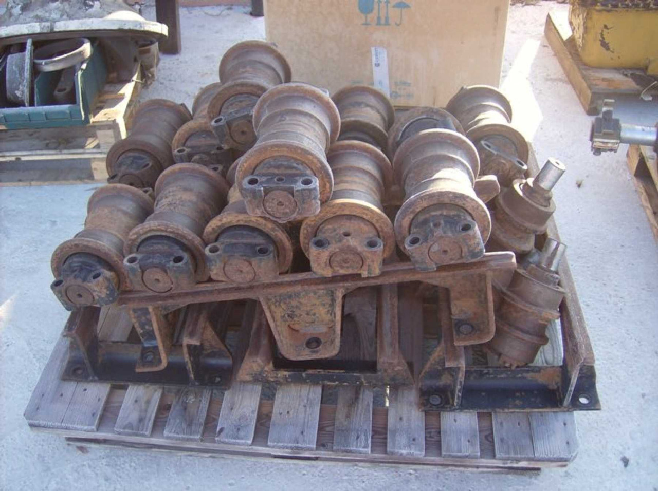 Caterpillar 317 NVA N. 13 RULLI INFERIORI - Rolka gąsienicy do Maszyn budowlanych: zdjęcie 1 Caterpillar 317 NVA N. 13 RULLI INFERIORI - Rolka gąsienicy do Maszyn budowlanych: zdjęcie 1