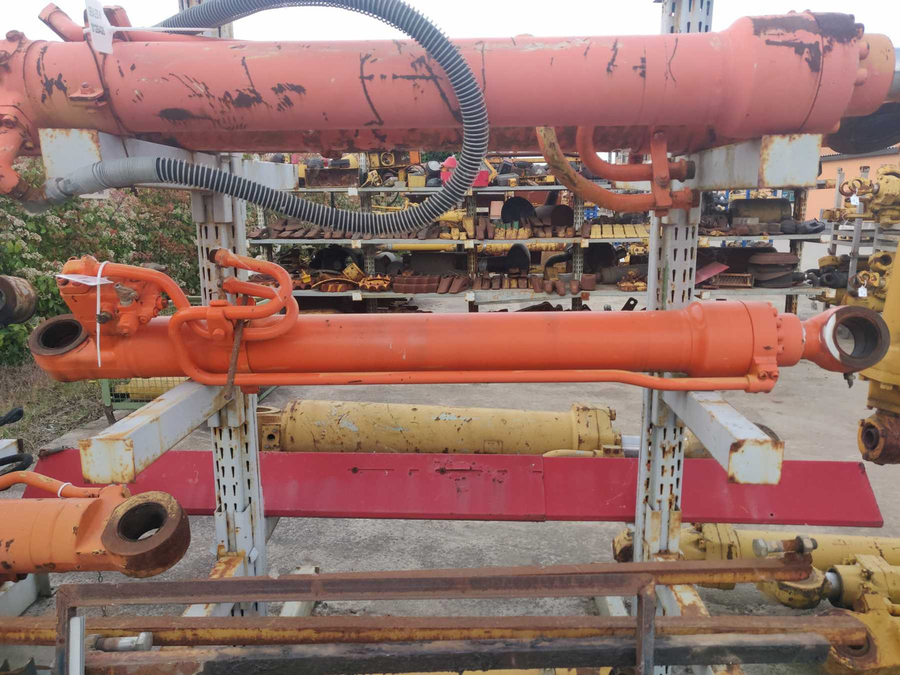 HITACHI ZX240 BAS Cilindro di salita destro con valvola anticaduta - Zawór do Maszyn budowlanych: zdjęcie 1 HITACHI ZX240 BAS Cilindro di salita destro con valvola anticaduta - Zawór do Maszyn budowlanych: zdjęcie 1