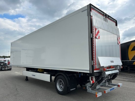 Krone SE City Kühler, TK SLXi 300, 1-Achsauflieger mit Hebebühne - Naczepa izotermiczna: zdjęcie 4 Krone SE City Kühler, TK SLXi 300, 1-Achsauflieger mit Hebebühne - Naczepa izotermiczna: zdjęcie 4