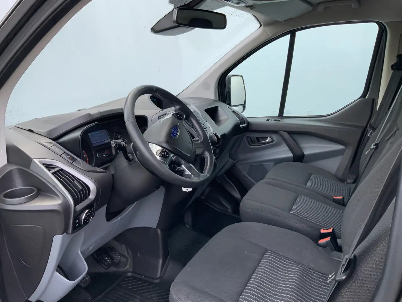 Ford Transit Custom 270 2.2 TDCI L1H1 Trend Airco Camera Cruise Dakdra - Furgon: zdjęcie 5 Ford Transit Custom 270 2.2 TDCI L1H1 Trend Airco Camera Cruise Dakdra - Furgon: zdjęcie 5