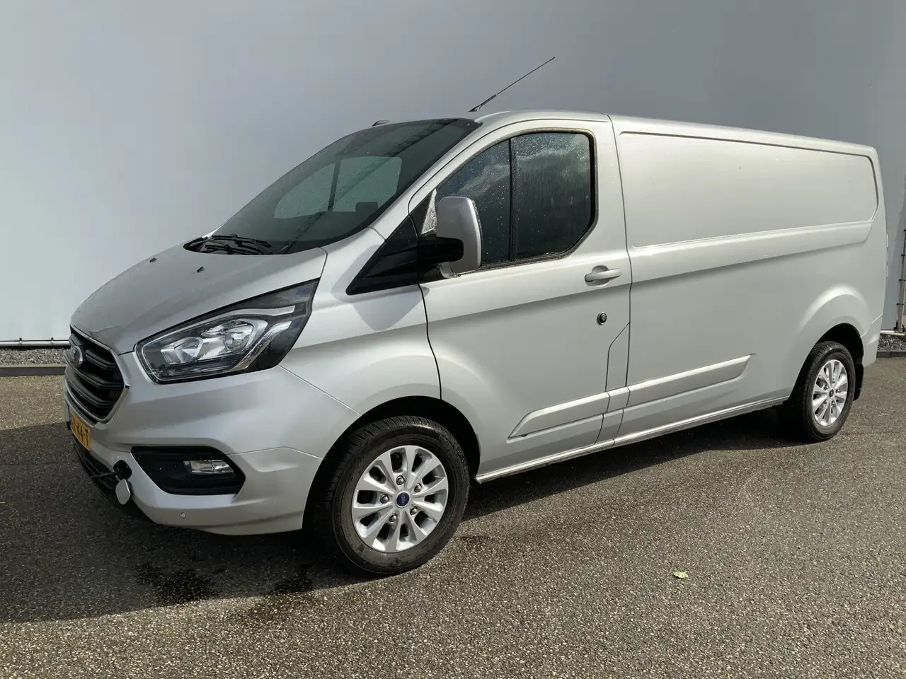 Ford Transit Custom 300 2.0 TDCI (MOTOR DEFECT!!) L2H2 Airco Navi 3 Zi - Furgon: zdjęcie 1 Ford Transit Custom 300 2.0 TDCI (MOTOR DEFECT!!) L2H2 Airco Navi 3 Zi - Furgon: zdjęcie 1
