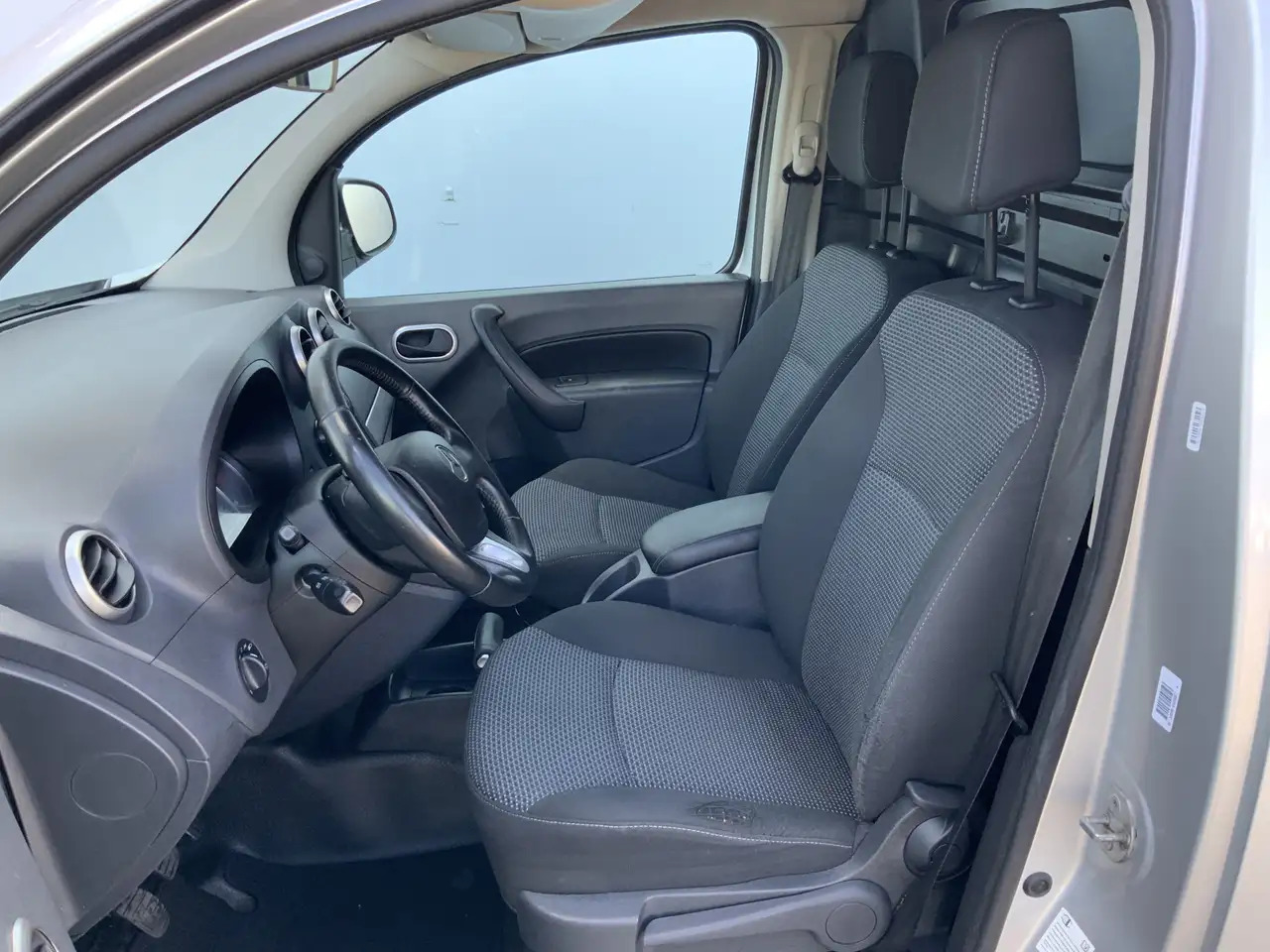 Mercedes-Benz Citan 109 CDI BlueEFFICIENCY Airco Cruise Euro 5 - Mały samochód dostawczy: zdjęcie 4 Mercedes-Benz Citan 109 CDI BlueEFFICIENCY Airco Cruise Euro 5 - Mały samochód dostawczy: zdjęcie 4