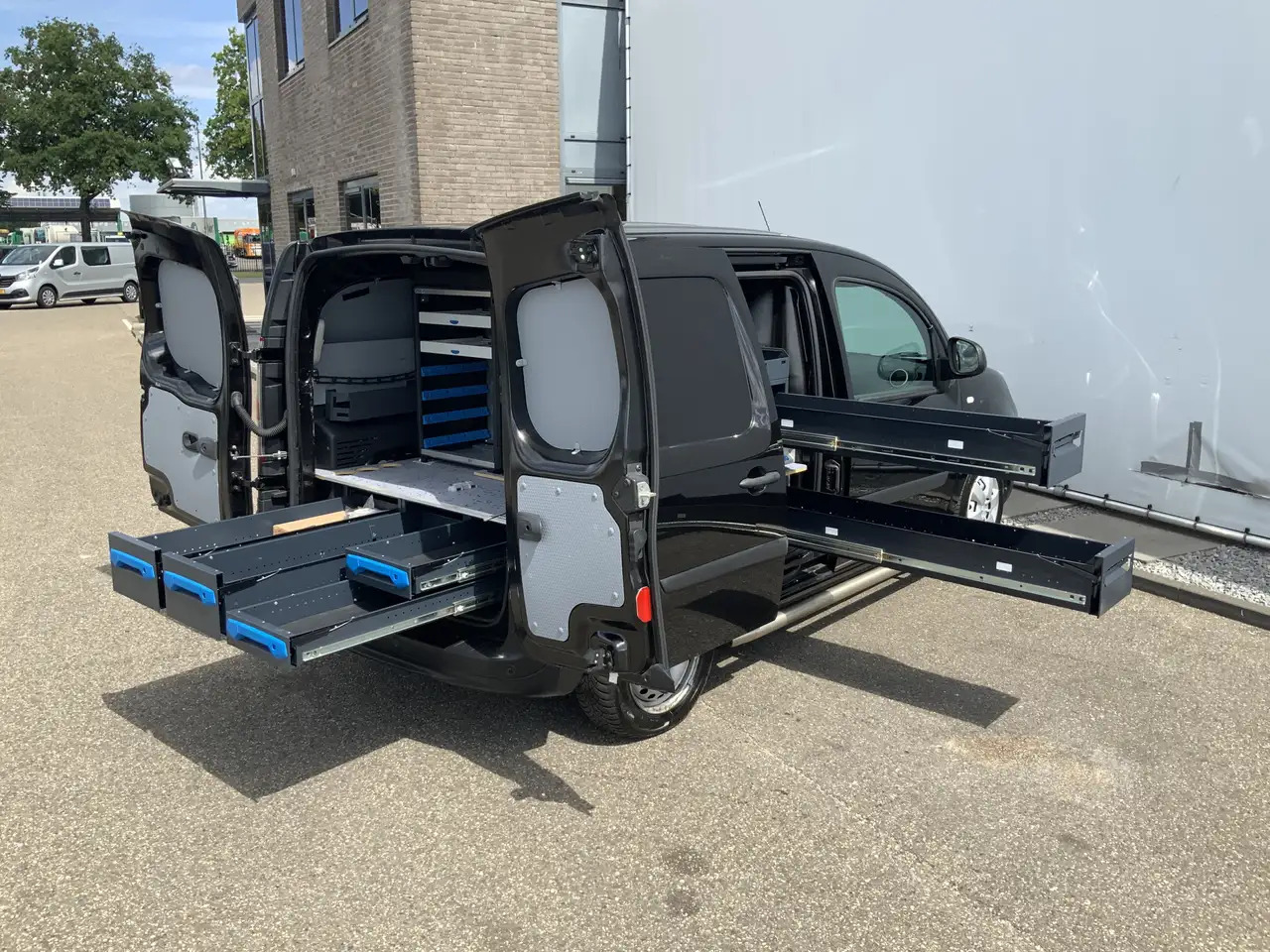 Renault Kangoo 1.5 dCi 90 Energy Comfort Plus .Sortimo Kasten Com - Mały samochód dostawczy, Komunalne/ Specjalistyczne: zdjęcie 4 Renault Kangoo 1.5 dCi 90 Energy Comfort Plus .Sortimo Kasten Com - Mały samochód dostawczy, Komunalne/ Specjalistyczne: zdjęcie 4