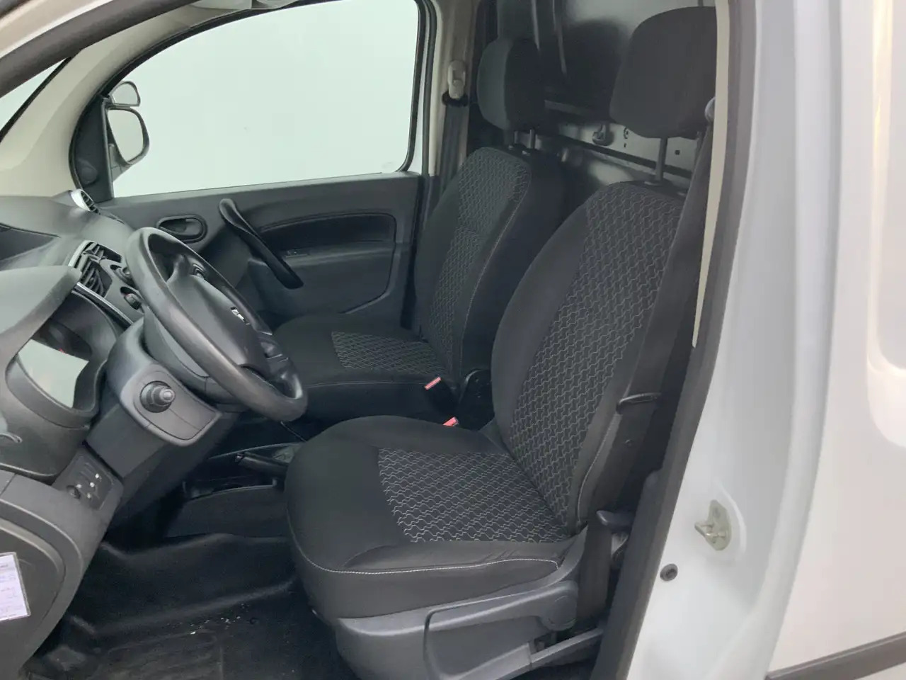 Renault Kangoo 1.5 dCi 90 Energy Luxe Airco Cruise Euro 6 - Mały samochód dostawczy: zdjęcie 4 Renault Kangoo 1.5 dCi 90 Energy Luxe Airco Cruise Euro 6 - Mały samochód dostawczy: zdjęcie 4