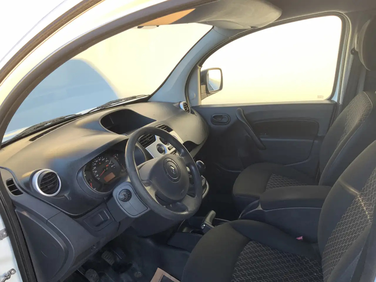 Renault Kangoo Express 1.5 dCi 70 Express Comfort Airco Trekhaak - Mały samochód dostawczy: zdjęcie 4 Renault Kangoo Express 1.5 dCi 70 Express Comfort Airco Trekhaak - Mały samochód dostawczy: zdjęcie 4