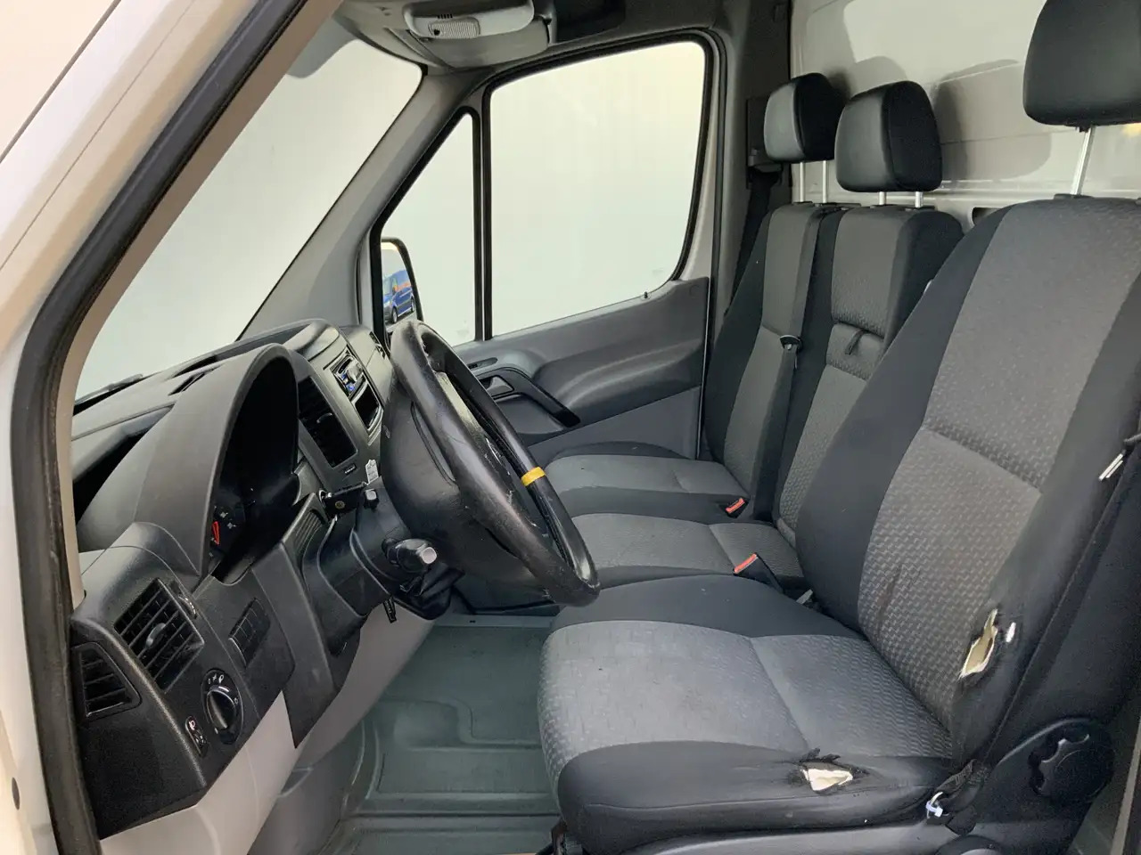 Volkswagen Crafter 35 2.0 TDI L3H1 Glasresteel Airco Cruise 3 Zits UI - Dostawczy kontener, Komunalne/ Specjalistyczne: zdjęcie 3 Volkswagen Crafter 35 2.0 TDI L3H1 Glasresteel Airco Cruise 3 Zits UI - Dostawczy kontener, Komunalne/ Specjalistyczne: zdjęcie 3
