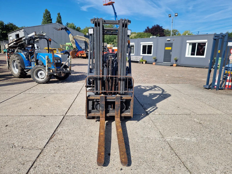 Nissan 1800 kg. LPG met keuring - Wózek widłowy gazowy: zdjęcie 5 Nissan 1800 kg. LPG met keuring - Wózek widłowy gazowy: zdjęcie 5