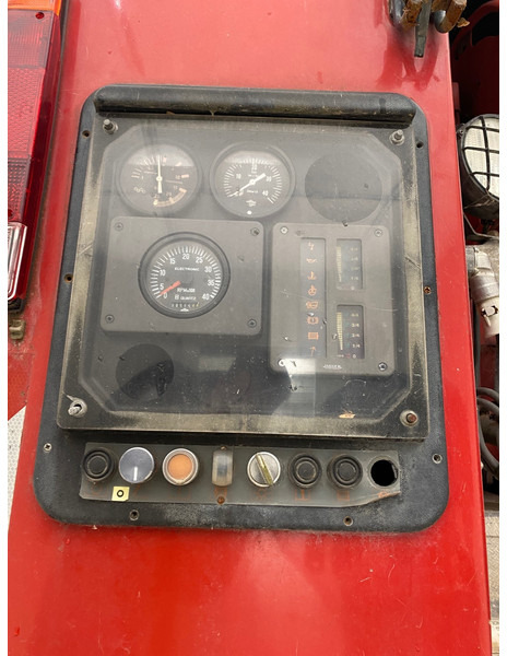 Samochód pożarniczy Renault M 210: zdjęcie 11 Samochód pożarniczy Renault M 210: zdjęcie 11