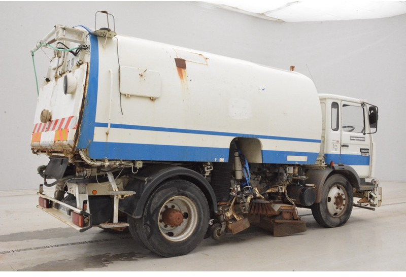 Renault Midliner S150 - RHD - Zamiatarka uliczna: zdjęcie 5 Renault Midliner S150 - RHD - Zamiatarka uliczna: zdjęcie 5