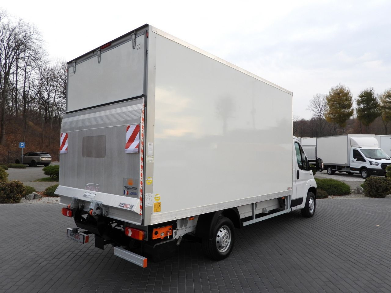 FIAT DUCATO BOX LIFT 8 PALLETS CRUISE CONTROL NAVIGATION LED LIGHTS AIR CONDITIONING 130HP - Dostawczy kontener: zdjęcie 3 FIAT DUCATO BOX LIFT 8 PALLETS CRUISE CONTROL NAVIGATION LED LIGHTS AIR CONDITIONING 130HP - Dostawczy kontener: zdjęcie 3