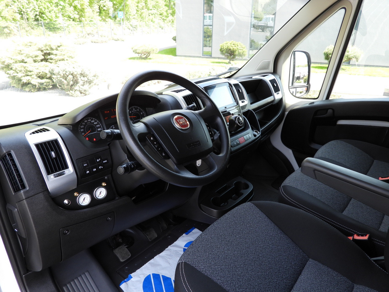 FIAT DUCATO TARPAULIN 10 PALLETS WEBASTO CRUISE CONTROL AIR CONDITIONING LED LIGHTS PNEUMATICS 160HP - Samochód dostawczy plandeka: zdjęcie 2 FIAT DUCATO TARPAULIN 10 PALLETS WEBASTO CRUISE CONTROL AIR CONDITIONING LED LIGHTS PNEUMATICS 160HP - Samochód dostawczy plandeka: zdjęcie 2