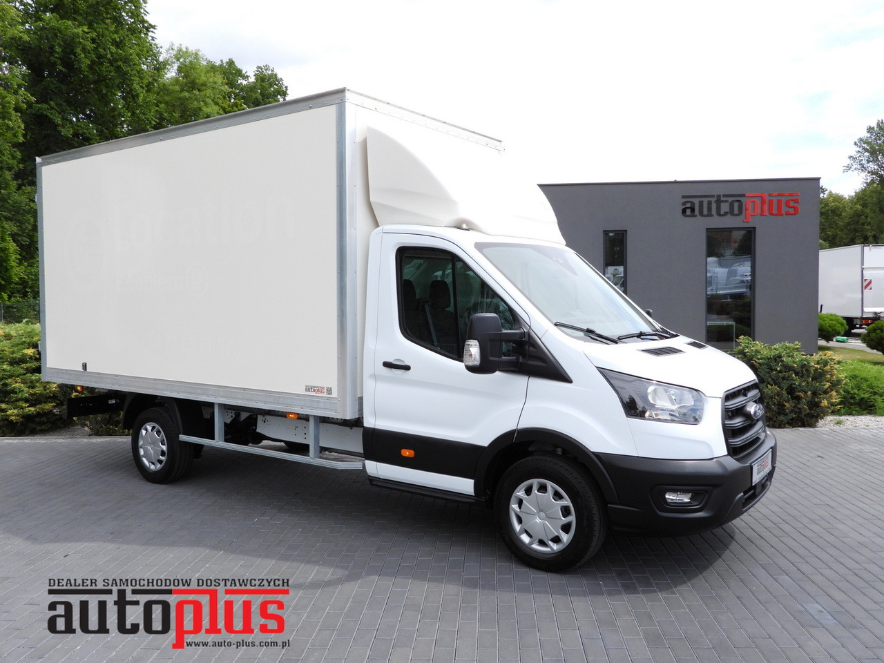 FORD TRANSIT BOX 8 PALLETS CRUISE CONTROL AIR CONDITIONING 130HP - Dostawczy kontener: zdjęcie 1 FORD TRANSIT BOX 8 PALLETS CRUISE CONTROL AIR CONDITIONING 130HP - Dostawczy kontener: zdjęcie 1