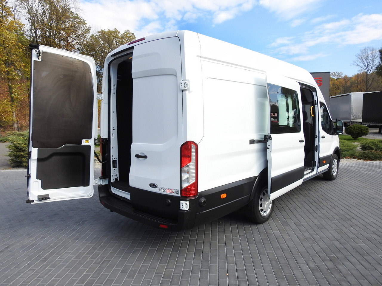 FORD TRANSIT BOX DELIVERY VAN 6 SEATS CRUISE CONTROL AIR CONDITIONING LED LIGHTS 130HP - Furgon: zdjęcie 3 FORD TRANSIT BOX DELIVERY VAN 6 SEATS CRUISE CONTROL AIR CONDITIONING LED LIGHTS 130HP - Furgon: zdjęcie 3