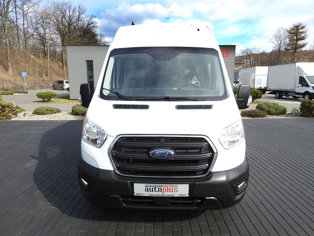FORD TRANSIT BOX DELIVERY VAN 6 SEATS CRUISE CONTROL LED LIGHTS AIR CONDITIONING 180HP - Furgon: zdjęcie 5 FORD TRANSIT BOX DELIVERY VAN 6 SEATS CRUISE CONTROL LED LIGHTS AIR CONDITIONING 180HP - Furgon: zdjęcie 5