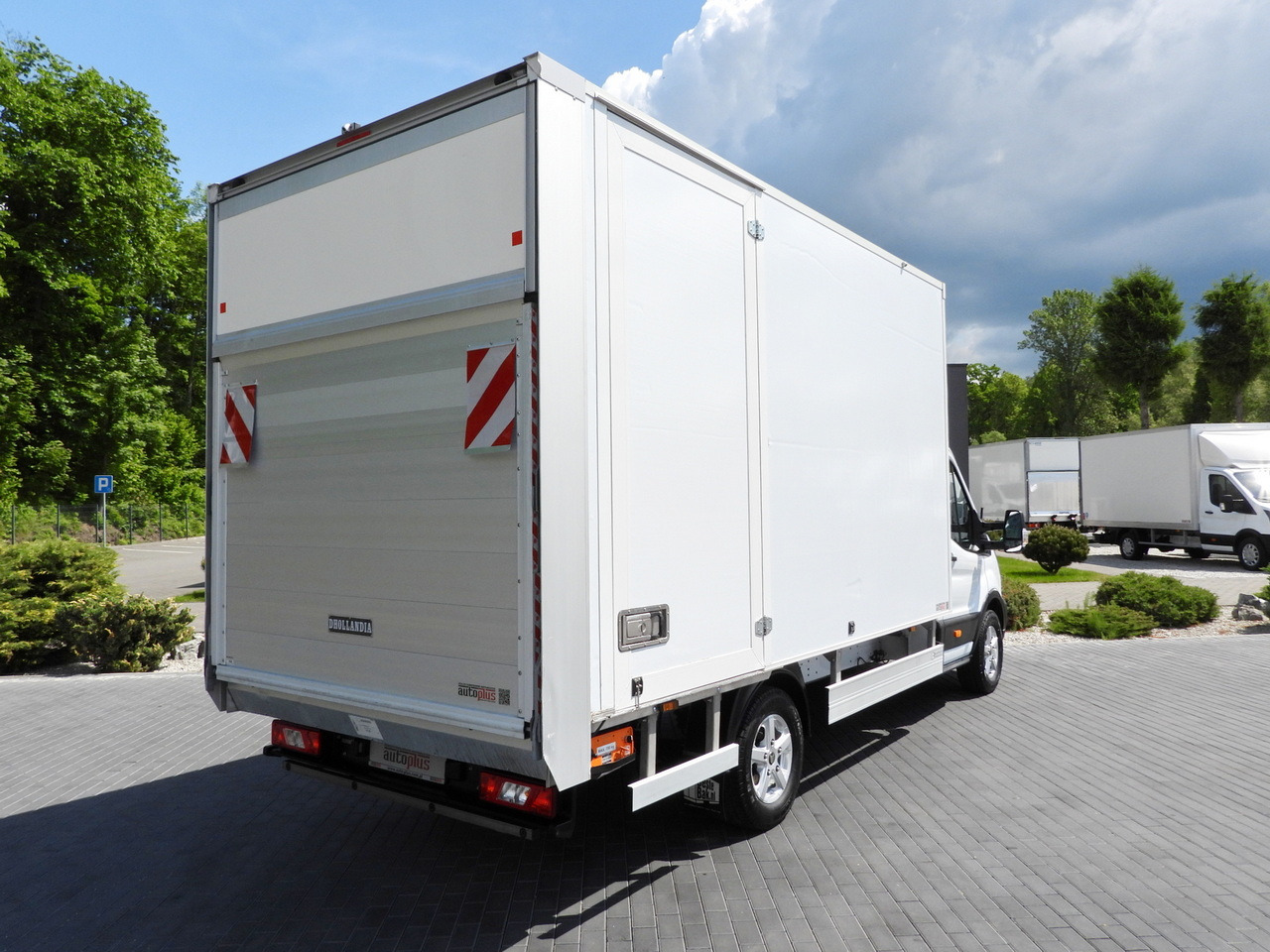 FORD TRANSIT BOX LIFT 8 PALLETS CRUISE CONTROL LED LIGHTS AIR CONDITIONING 130HP - Dostawczy kontener: zdjęcie 3 FORD TRANSIT BOX LIFT 8 PALLETS CRUISE CONTROL LED LIGHTS AIR CONDITIONING 130HP - Dostawczy kontener: zdjęcie 3