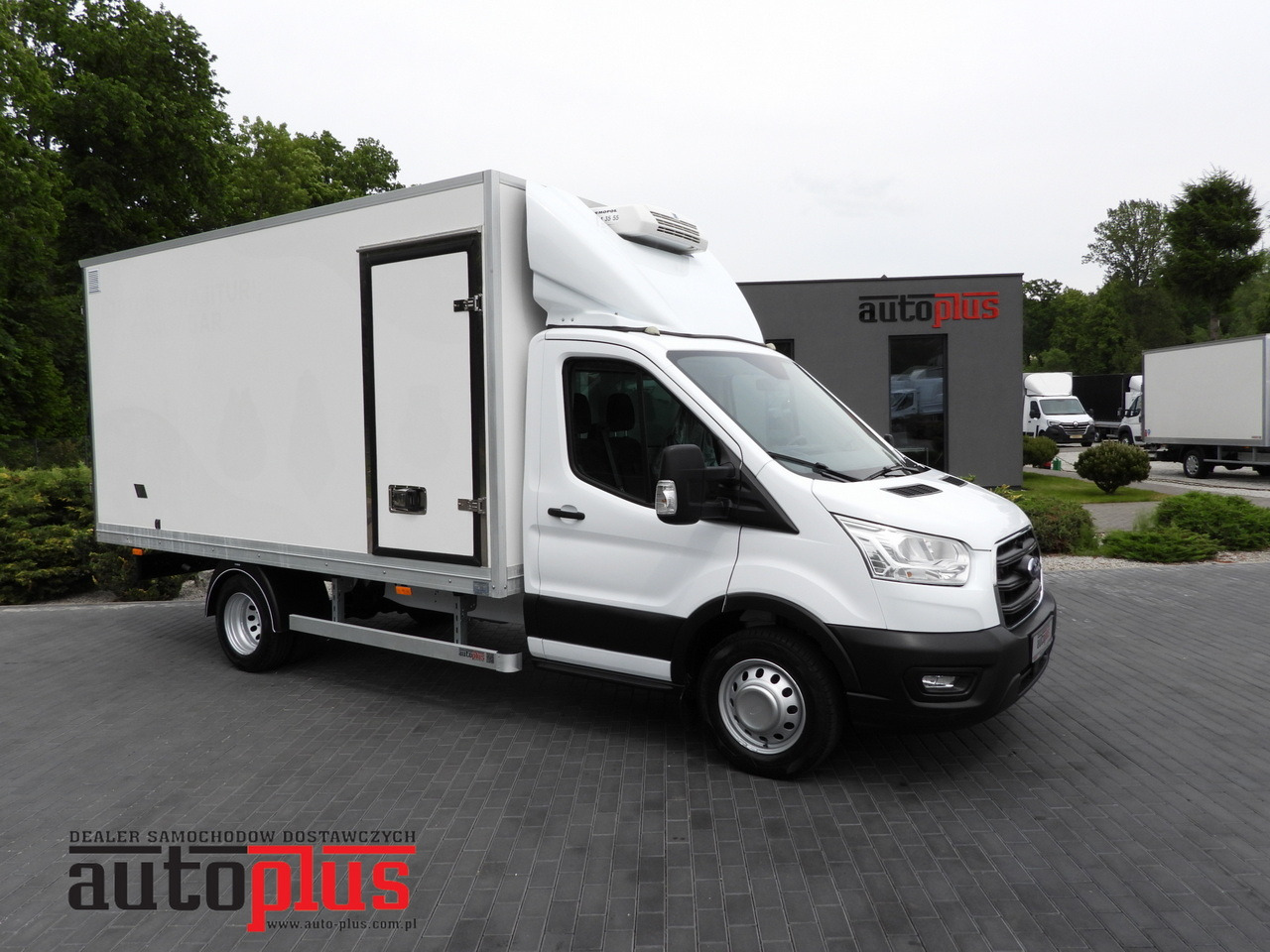 FORD TRANSIT BOX / REFRIGERATOR BOX 5*C / CRUISE CONTROL LED LIGHTS TWIN WHEELS AIR CONDITIONING 130HP - Dostawczy kontener: zdjęcie 1 FORD TRANSIT BOX / REFRIGERATOR BOX 5*C / CRUISE CONTROL LED LIGHTS TWIN WHEELS AIR CONDITIONING 130HP - Dostawczy kontener: zdjęcie 1