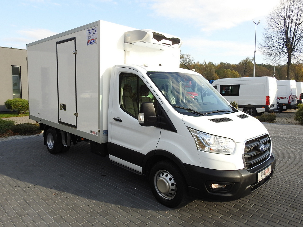 FORD TRANSIT REGRIGERATOR BOX -10*C POWER SUPPLY 230V CRUISE CONTROL AIR CONDITIONING LED LIGHTS PNEUMATICS TWIN WHEELS 130HP - Samochód dostawczy chłodnia: zdjęcie 4 FORD TRANSIT REGRIGERATOR BOX -10*C POWER SUPPLY 230V CRUISE CONTROL AIR CONDITIONING LED LIGHTS PNEUMATICS TWIN WHEELS 130HP - Samochód dostawczy chłodnia: zdjęcie 4