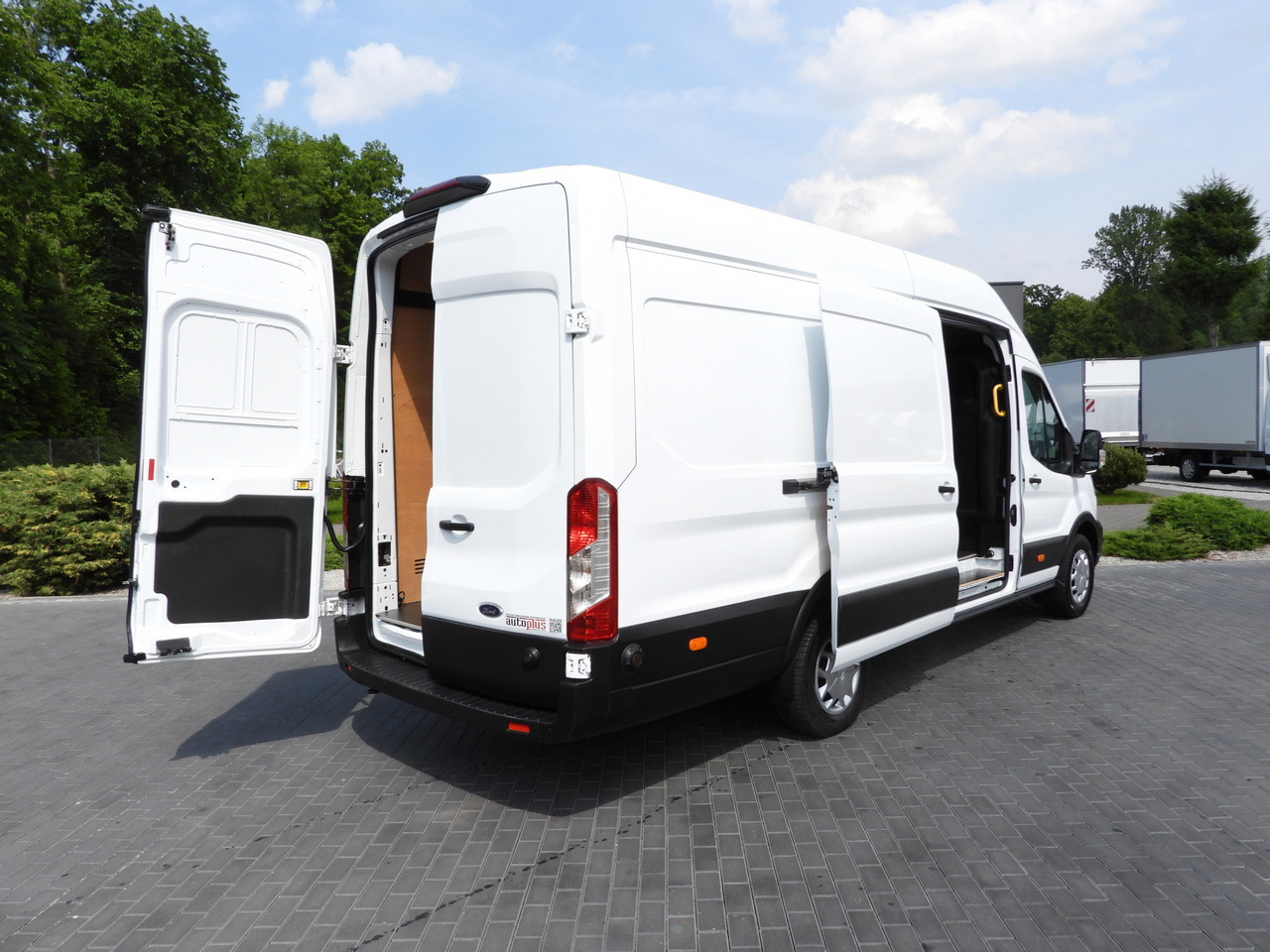 FORD TRANSIT VAN CRUISE CONTROL LED LIGHTS AIR CONDITIONING 130HP - Furgon: zdjęcie 3 FORD TRANSIT VAN CRUISE CONTROL LED LIGHTS AIR CONDITIONING 130HP - Furgon: zdjęcie 3