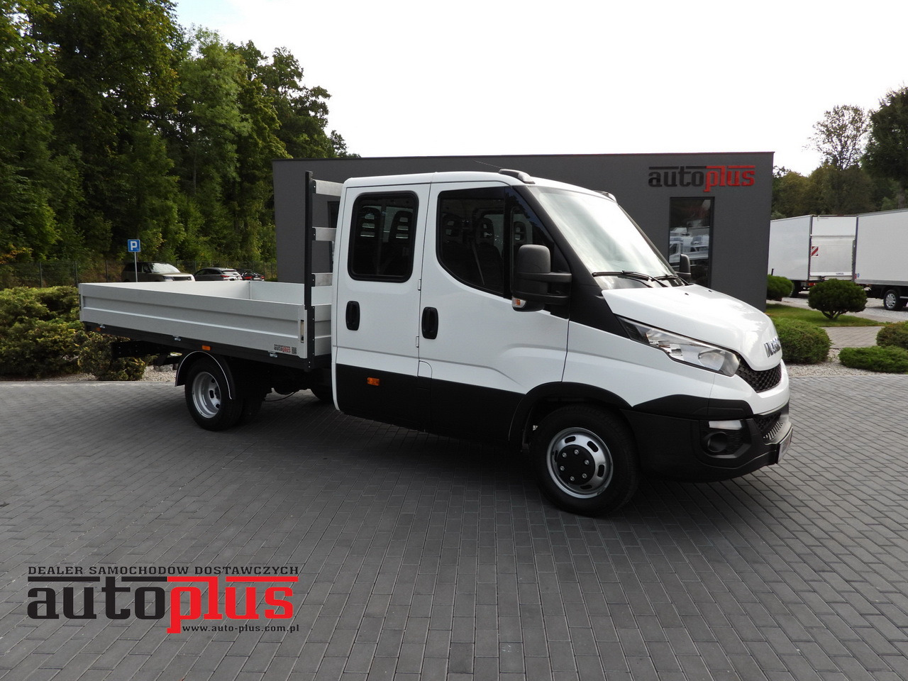 IVECO DAILY 35C17 STAKE BODY DOUBLE CABIN DOKA 7 SEATS CRUISE CONTROL TWIN WHEELS AIR CONDITIONING 170HP - Samochód dostawczy doka: zdjęcie 1 IVECO DAILY 35C17 STAKE BODY DOUBLE CABIN DOKA 7 SEATS CRUISE CONTROL TWIN WHEELS AIR CONDITIONING 170HP - Samochód dostawczy doka: zdjęcie 1