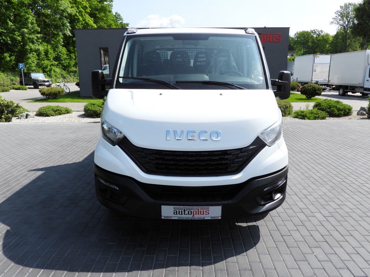 IVECO DAILY 35S12 STAKE BODY DOUBLE CABIN DOKA 7 SEATS AIR CONDITIONING 120HP - Samochód dostawczy doka: zdjęcie 5 IVECO DAILY 35S12 STAKE BODY DOUBLE CABIN DOKA 7 SEATS AIR CONDITIONING 120HP - Samochód dostawczy doka: zdjęcie 5