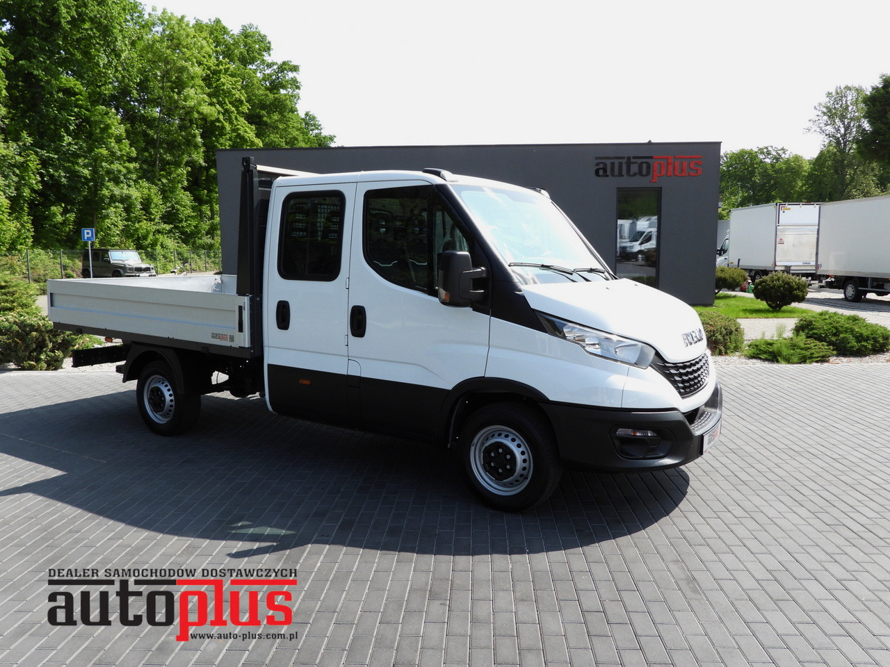 IVECO DAILY 35S12 STAKE BODY DOUBLE CABIN DOKA 7 SEATS AIR CONDITIONING 120HP - Samochód dostawczy doka: zdjęcie 1 IVECO DAILY 35S12 STAKE BODY DOUBLE CABIN DOKA 7 SEATS AIR CONDITIONING 120HP - Samochód dostawczy doka: zdjęcie 1