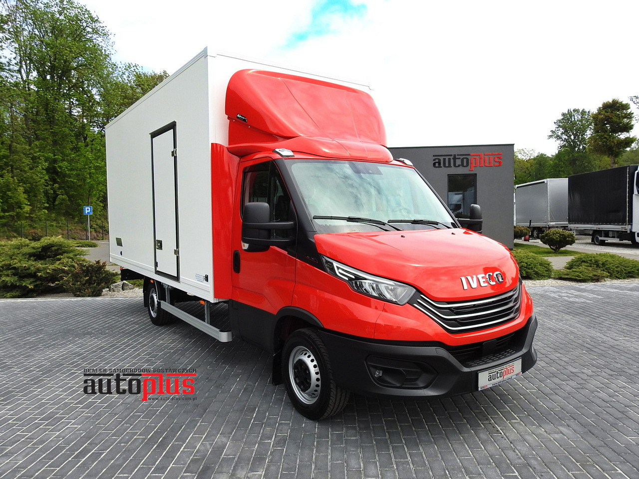 IVECO DAILY 35S18 NEW BOX 10 PALLETS CRUISE CONTROL NAVIGATION AIR CONDITIONING LED LIGHTS GUARANTEE 180HP - Dostawczy kontener: zdjęcie 1 IVECO DAILY 35S18 NEW BOX 10 PALLETS CRUISE CONTROL NAVIGATION AIR CONDITIONING LED LIGHTS GUARANTEE 180HP - Dostawczy kontener: zdjęcie 1