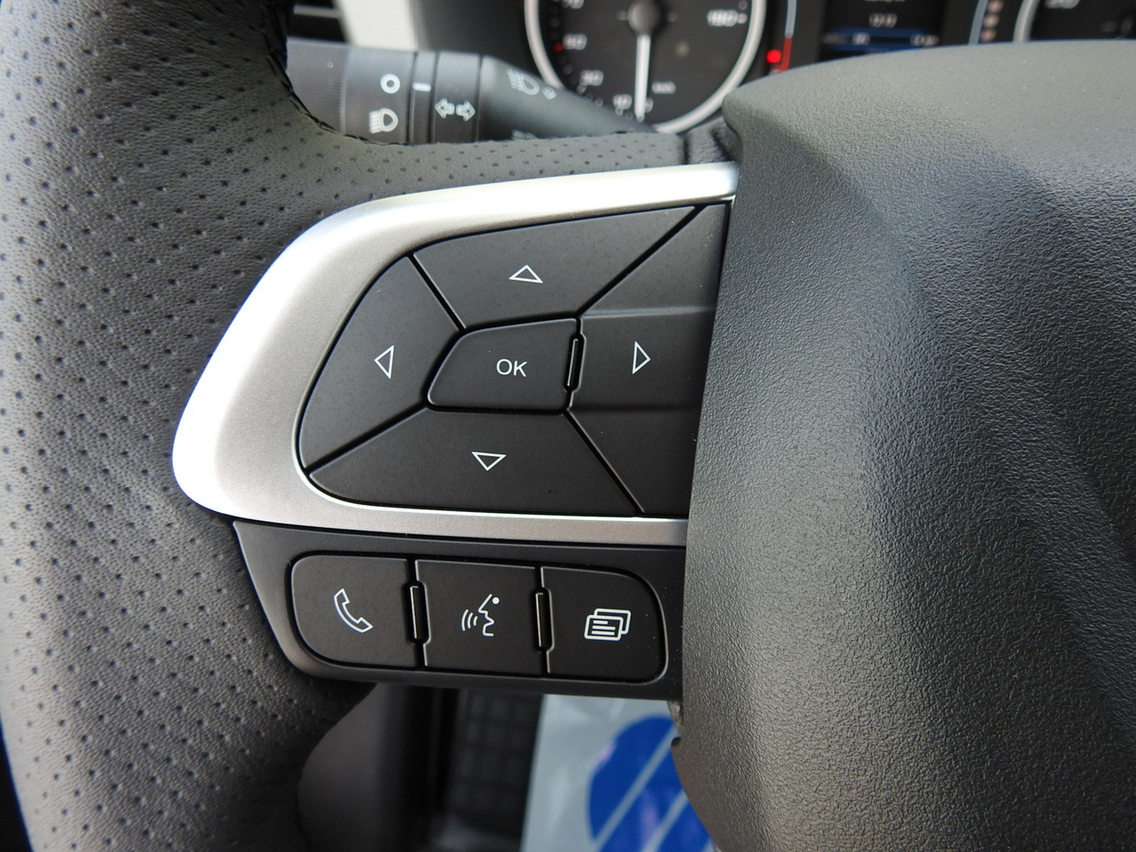 Nowy Samochód dostawczy plandeka IVECO DAILY 35S18 NEW TARPAULIN 8 PALLETS CRUISE CONTROL NAVIGATION LED LIGHTS AUTOMATIC TRANSMISSION HI-MATIC MANUFACTURERS WARRANTY 180HP: zdjęcie 36 Nowy Samochód dostawczy plandeka IVECO DAILY 35S18 NEW TARPAULIN 8 PALLETS CRUISE CONTROL NAVIGATION LED LIGHTS AUTOMATIC TRANSMISSION HI-MATIC MANUFACTURERS WARRANTY 180HP: zdjęcie 36